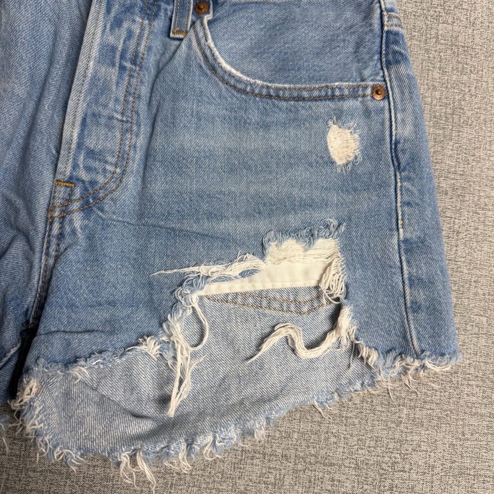 Levi's 501 High Rise Cut Off‎ Denim Shorts W26 Light Wash Distressed Frayed Hem - Picture 6 of 13